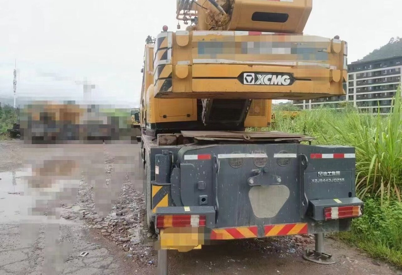XCMG XCT55 - Autódaru: 3 kép. XCMG XCT55 - Autódaru: 3 kép.