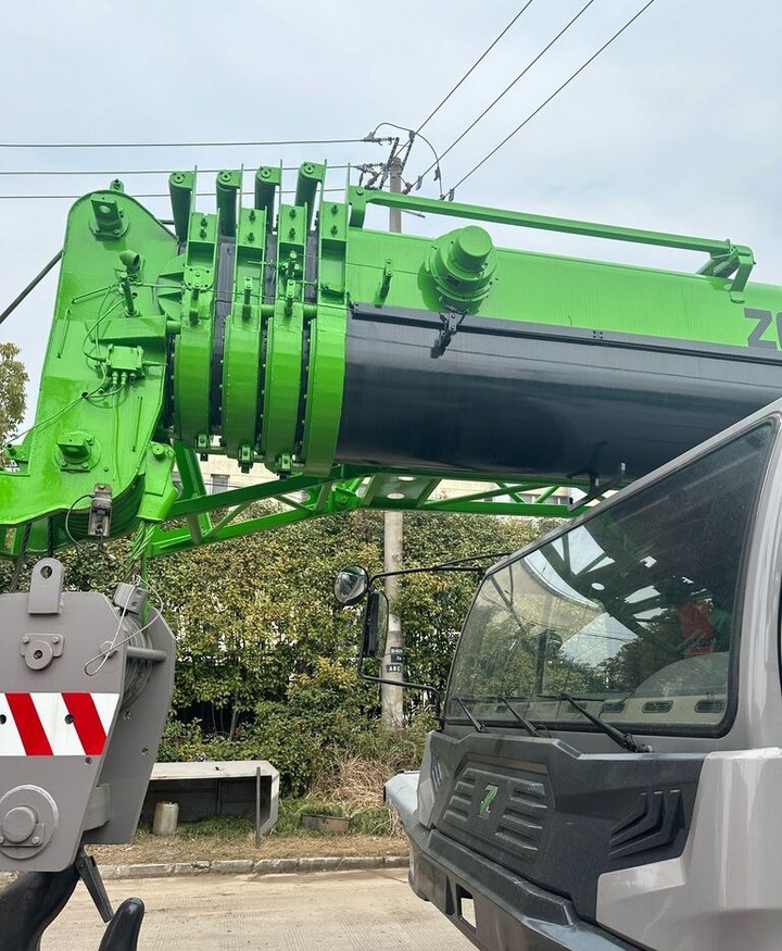 Zoomlion ZTC700V ZTC800V ZTC900V 50T 70T 80T 100T - Autódaru: 5 kép. Zoomlion ZTC700V ZTC800V ZTC900V 50T 70T 80T 100T - Autódaru: 5 kép.