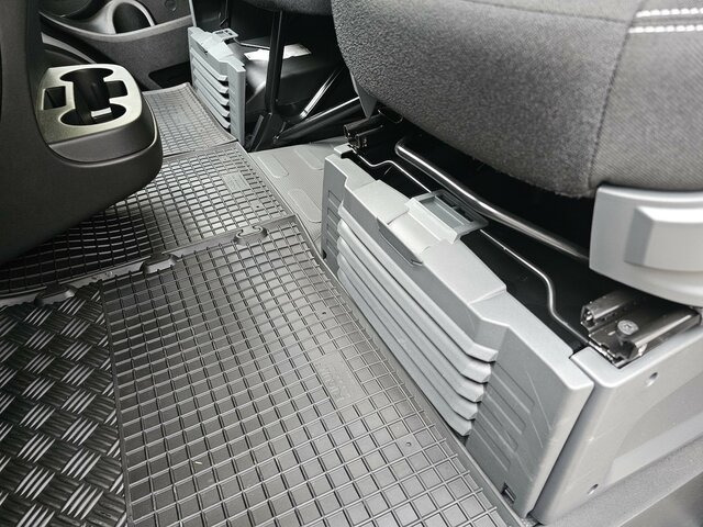 FIAT Ducato 120 L2H1 Premium Kabine + Visibility - Kis furgon: 5 kép. FIAT Ducato 120 L2H1 Premium Kabine + Visibility - Kis furgon: 5 kép.
