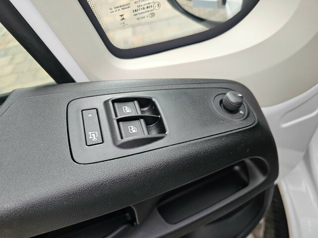Kis furgon FIAT Ducato 120 L2H1 Premium Kabine + Visibility: 38 kép.