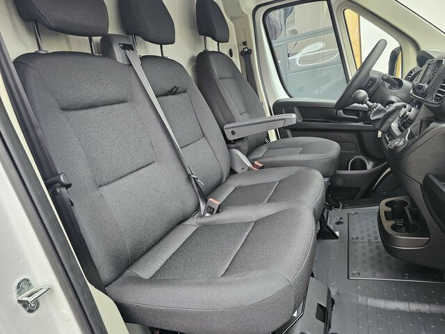 Új Furgon FIAT Ducato 35 140 Serie10-9.2 Modell 25 L2H1 sofort...: 15 kép. Új Furgon FIAT Ducato 35 140 Serie10-9.2 Modell 25 L2H1 sofort...: 15 kép.