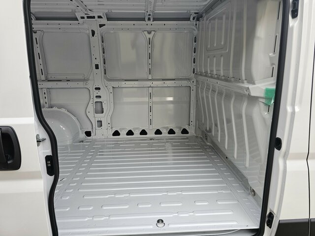 Új Furgon FIAT Ducato 35 140 Serie10-9.2 Modell 25 L2H1 sofort...: 28 kép. Új Furgon FIAT Ducato 35 140 Serie10-9.2 Modell 25 L2H1 sofort...: 28 kép.