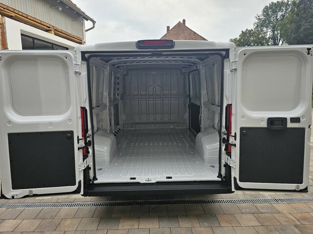Új Furgon FIAT Ducato 35 140 Serie10-9.2 Modell 25 L2H1 sofort...: 24 kép. Új Furgon FIAT Ducato 35 140 Serie10-9.2 Modell 25 L2H1 sofort...: 24 kép.