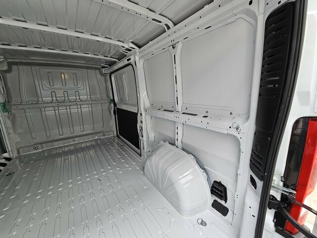 Új Furgon FIAT Ducato 35 140 Serie10-9.2 Modell 25 L2H1 sofort...: 27 kép. Új Furgon FIAT Ducato 35 140 Serie10-9.2 Modell 25 L2H1 sofort...: 27 kép.