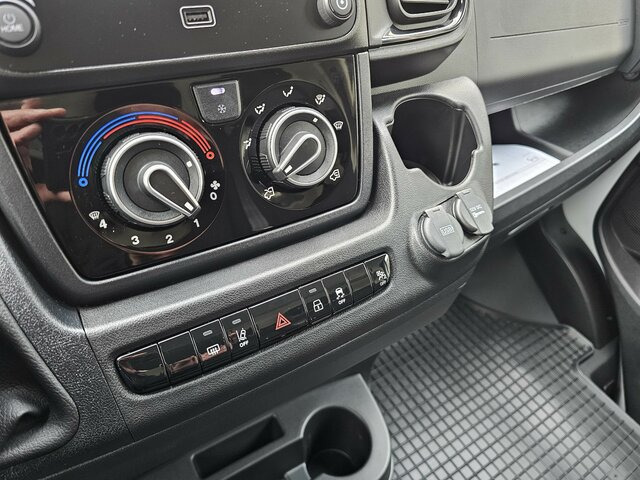 Furgon FIAT Ducato 35 L3H2 180PS 13m³ Voll-LED 260° CarPlay...: 13 kép.