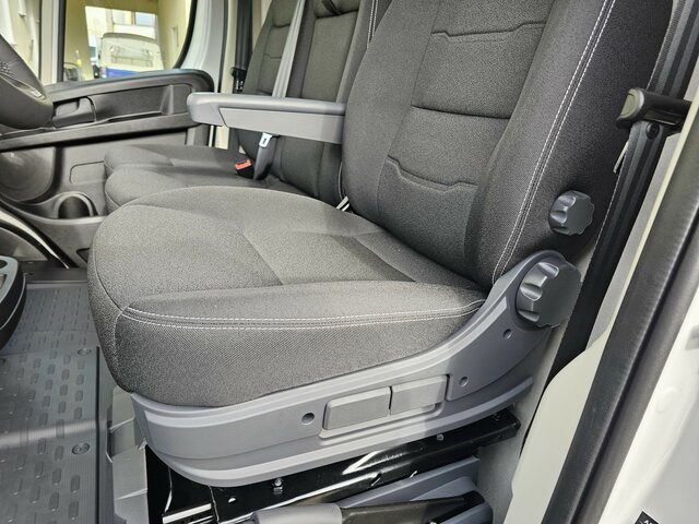 FIAT Ducato 35 L3H2 MAXI 13m³ 180 teilverglast... - Furgon: 2 kép. FIAT Ducato 35 L3H2 MAXI 13m³ 180 teilverglast... - Furgon: 2 kép.