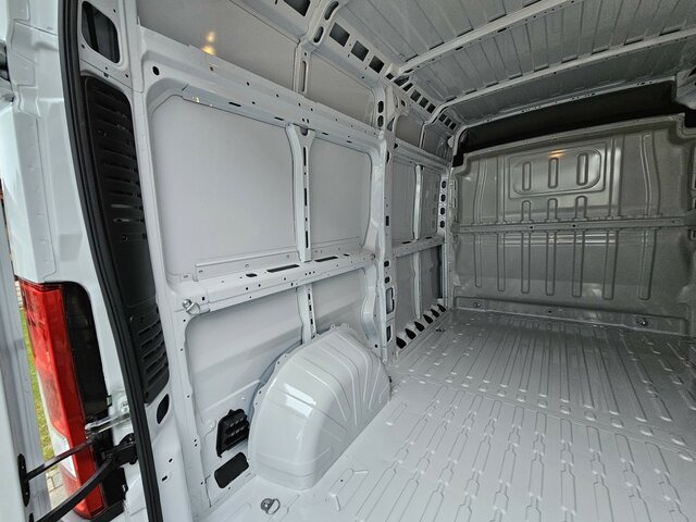 Furgon FIAT Ducato 35 MAXI 180 Serie10-9.2 Modell 2025 L2H2...: 29 kép.