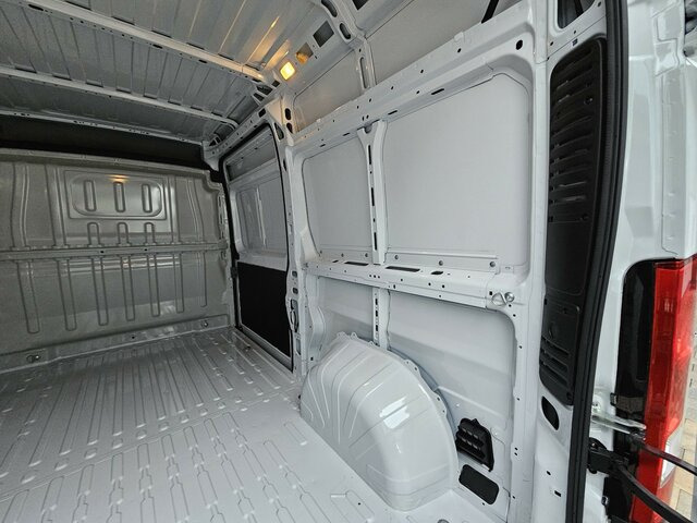 Furgon FIAT Ducato 35 MAXI 180 Serie10-9.2 Modell 2025 L2H2...: 30 kép.