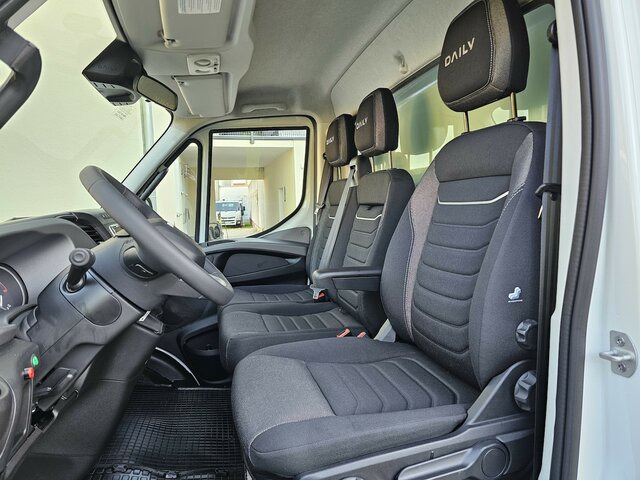IVECO Daily 35S18 3.0 Koffer LBW Bär ACC LED sofort! - Dobozos kisteherautó: 2 kép. IVECO Daily 35S18 3.0 Koffer LBW Bär ACC LED sofort! - Dobozos kisteherautó: 2 kép.