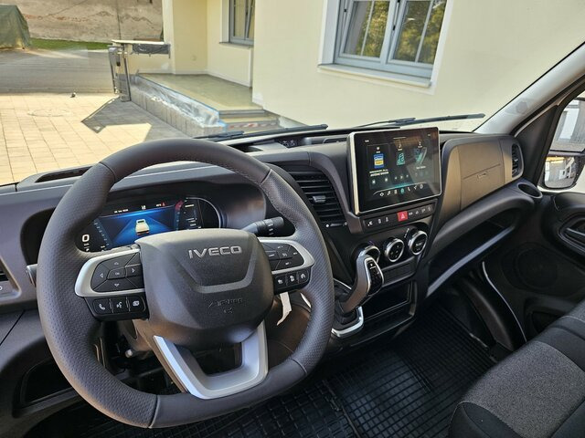 IVECO Daily 35S18HA8 3.0 Hi-Matic MY24 LBW Bär AHK - Dobozos kisteherautó: 3 kép. IVECO Daily 35S18HA8 3.0 Hi-Matic MY24 LBW Bär AHK - Dobozos kisteherautó: 3 kép.