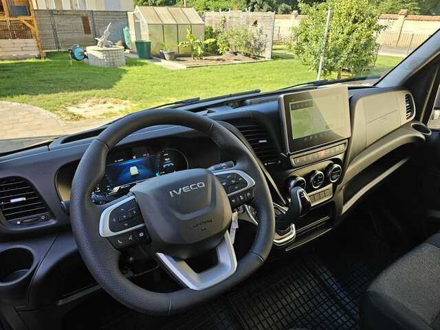 IVECO Daily 35S18HA8V Hi-Matic 18m³ Modell 2025 MY24... - Furgon: 3 kép. IVECO Daily 35S18HA8V Hi-Matic 18m³ Modell 2025 MY24... - Furgon: 3 kép.