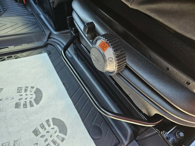 MERCEDES-BENZ Sprinter 317 CDI Kasten L2H2 AHK 3,5t MBUX10,25... - Furgon: 4 kép. MERCEDES-BENZ Sprinter 317 CDI Kasten L2H2 AHK 3,5t MBUX10,25... - Furgon: 4 kép.