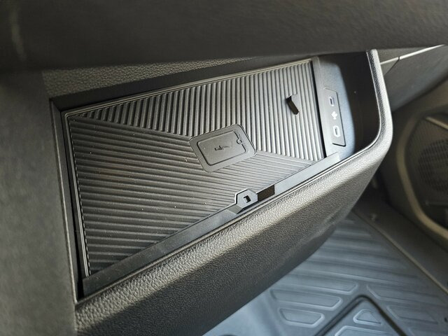 Új Furgon RENAULT Master L3H2 170 Neues Modell 10'' Navi Kamera...: 13 kép. Új Furgon RENAULT Master L3H2 170 Neues Modell 10'' Navi Kamera...: 13 kép.