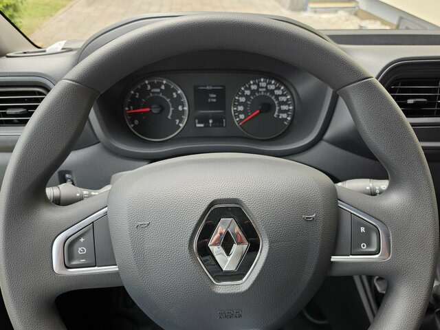 RENAULT Master L3H2 dci 150 3,5t PRO+ Navi PDC - Furgon: 3 kép. RENAULT Master L3H2 dci 150 3,5t PRO+ Navi PDC - Furgon: 3 kép.