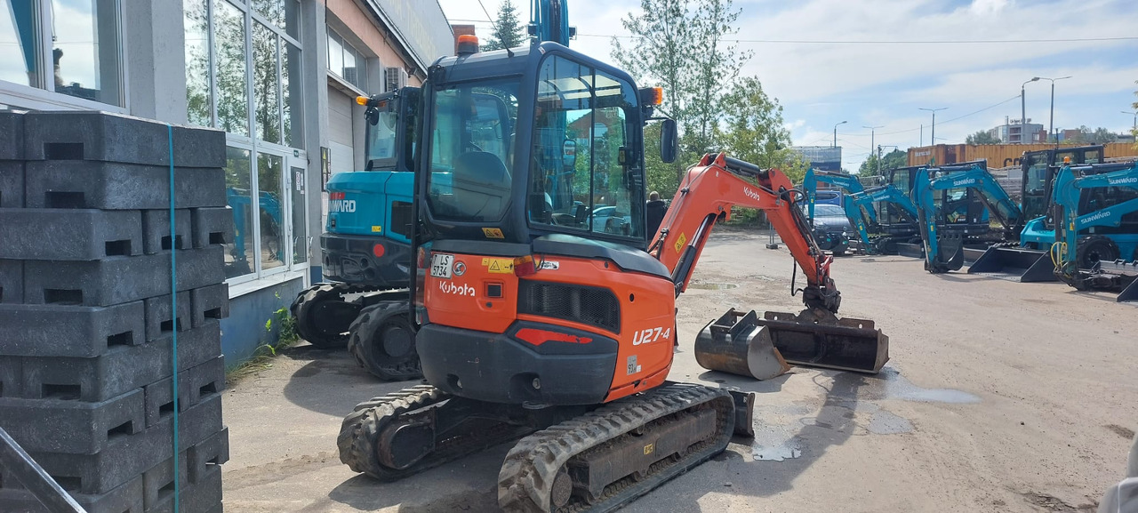 Kubota U27-4 HI - Minikotró: 3 kép. Kubota U27-4 HI - Minikotró: 3 kép.
