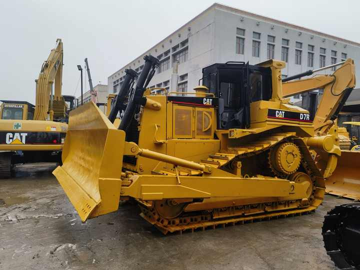 90% new Second Hand Construction Machinery Caterpillar D7R used cat d7r caterpillar bulldozer in stock - Buldózer: 3 kép. 90% new Second Hand Construction Machinery Caterpillar D7R used cat d7r caterpillar bulldozer in stock - Buldózer: 3 kép.
