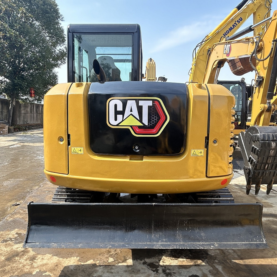 CAT 305.5E2 Excavator - Lánctalpas kotró: 4 kép. CAT 305.5E2 Excavator - Lánctalpas kotró: 4 kép.