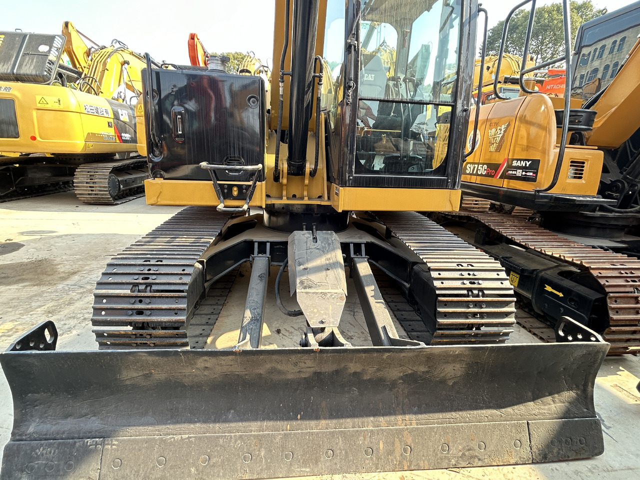 CAT 307.5 Excavator - Minikotró: 5 kép. CAT 307.5 Excavator - Minikotró: 5 kép.