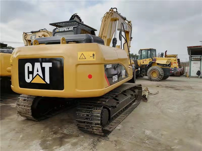CAT 315D excavator - Lánctalpas kotró: 4 kép. CAT 315D excavator - Lánctalpas kotró: 4 kép.