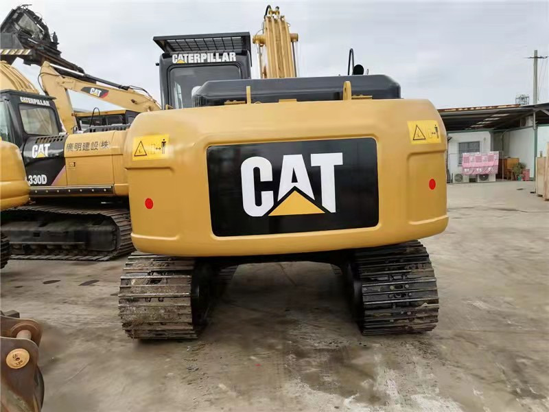 CAT 315D excavator - Lánctalpas kotró: 5 kép. CAT 315D excavator - Lánctalpas kotró: 5 kép.