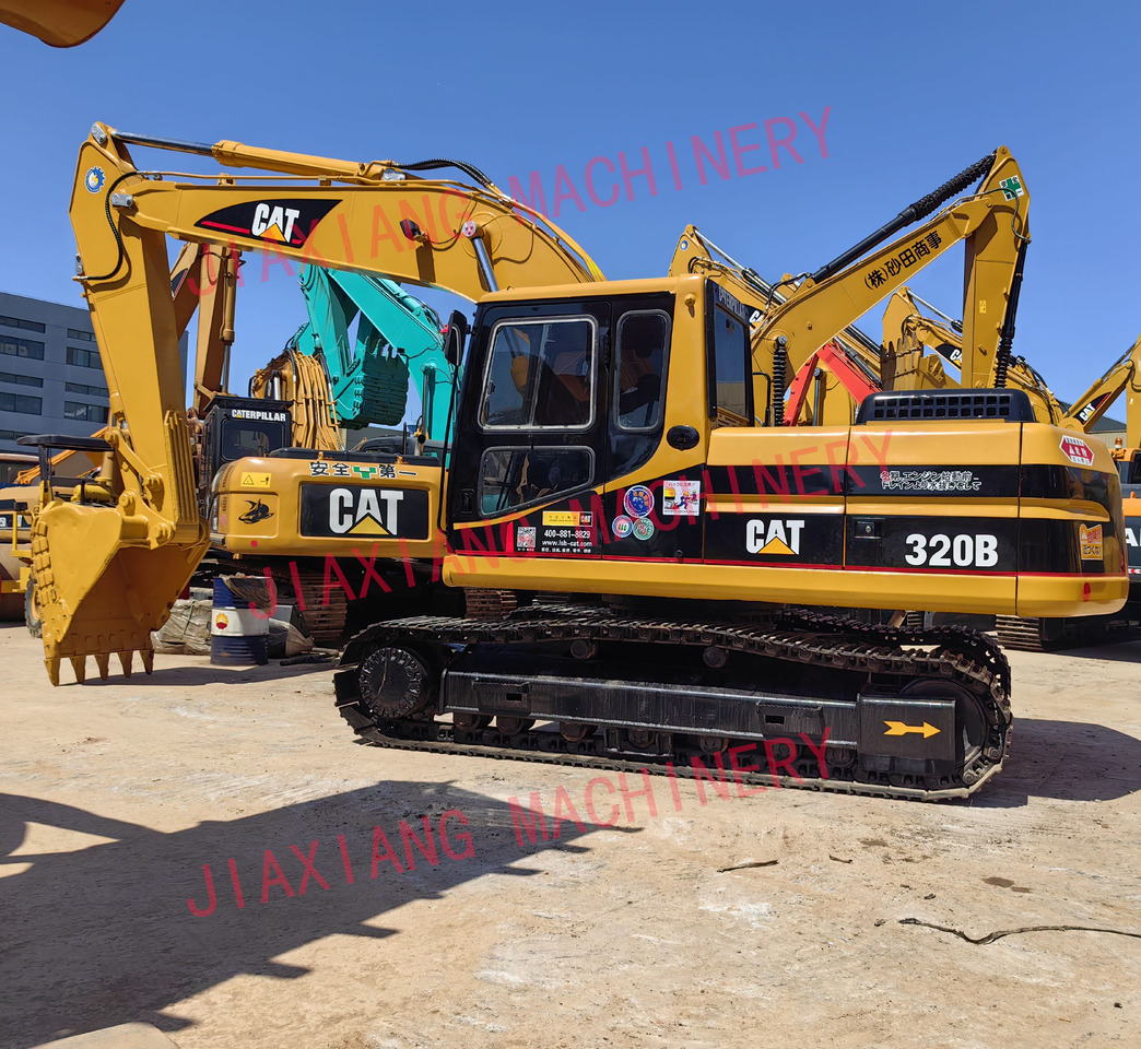 CAT 320B Excavator - Lánctalpas kotró: 1 kép. CAT 320B Excavator - Lánctalpas kotró: 1 kép.