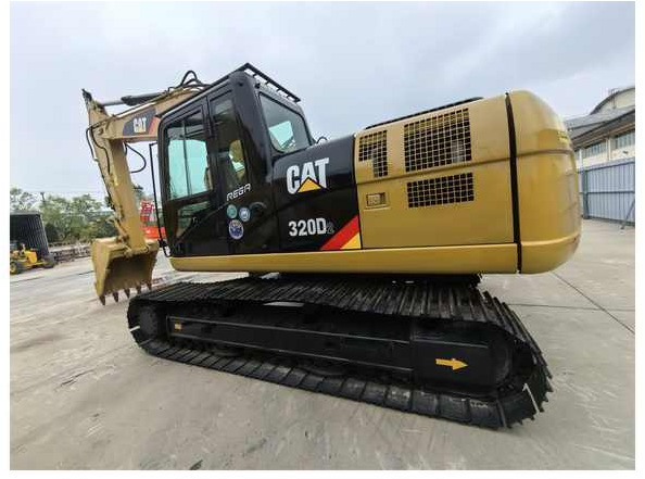 CAT 320D excavator - Lánctalpas kotró: 3 kép. CAT 320D excavator - Lánctalpas kotró: 3 kép.