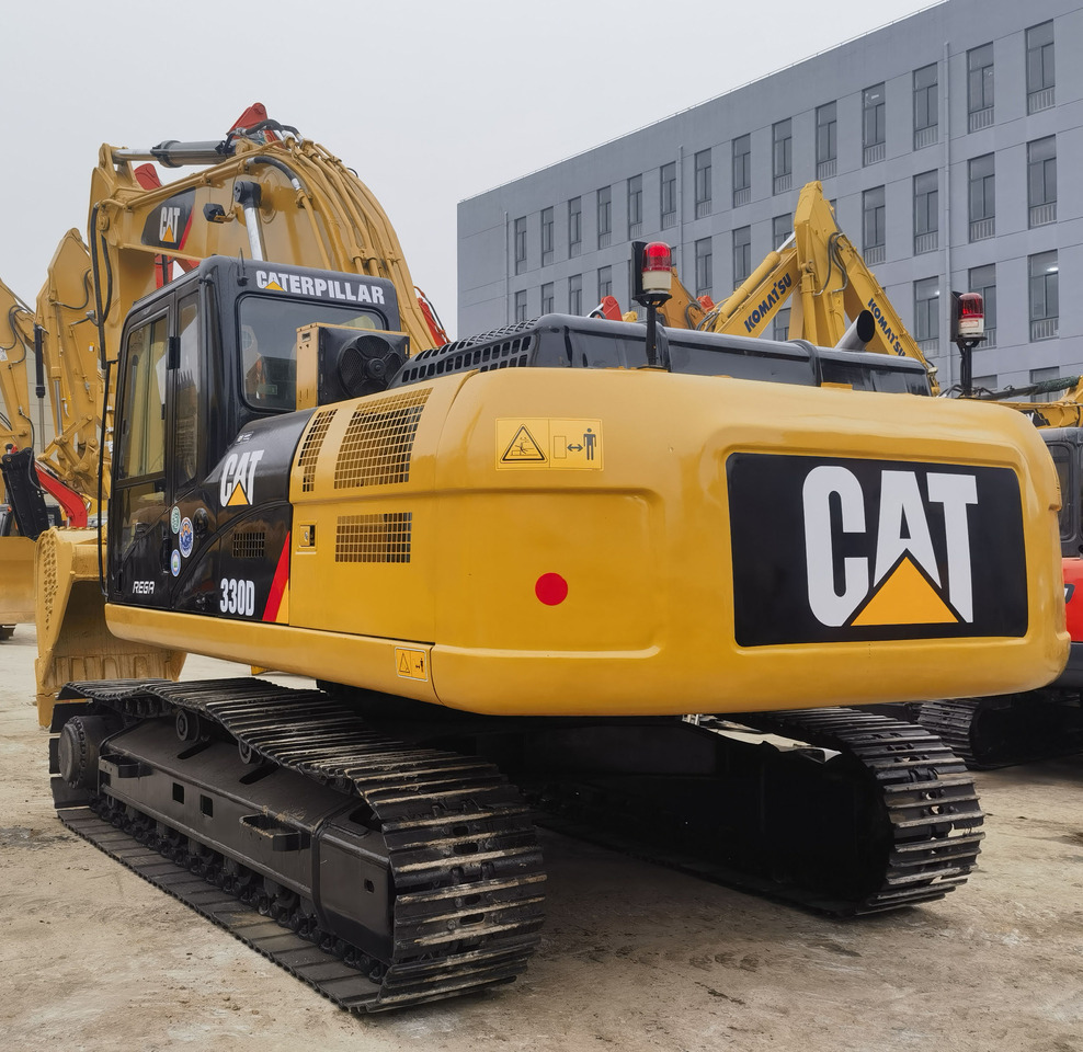 CAT 330D Excavator - Lánctalpas kotró: 4 kép. CAT 330D Excavator - Lánctalpas kotró: 4 kép.