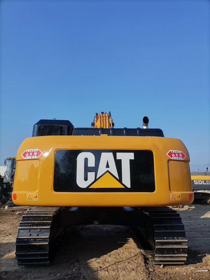 CAT 336D2L Excavator - Lánctalpas kotró: 5 kép. CAT 336D2L Excavator - Lánctalpas kotró: 5 kép.
