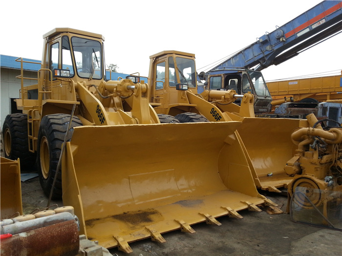 CAT 966F - Gumikerekes homlokrakodó: 3 kép. CAT 966F - Gumikerekes homlokrakodó: 3 kép.