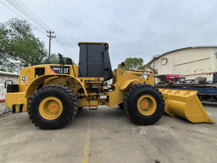 CAT 966H 950H wheel Loader For Sale Used Loaders Caterpillar second hand 966H Wheel Loader for sale - Gumikerekes homlokrakodó: 3 kép. CAT 966H 950H wheel Loader For Sale Used Loaders Caterpillar second hand 966H Wheel Loader for sale - Gumikerekes homlokrakodó: 3 kép.