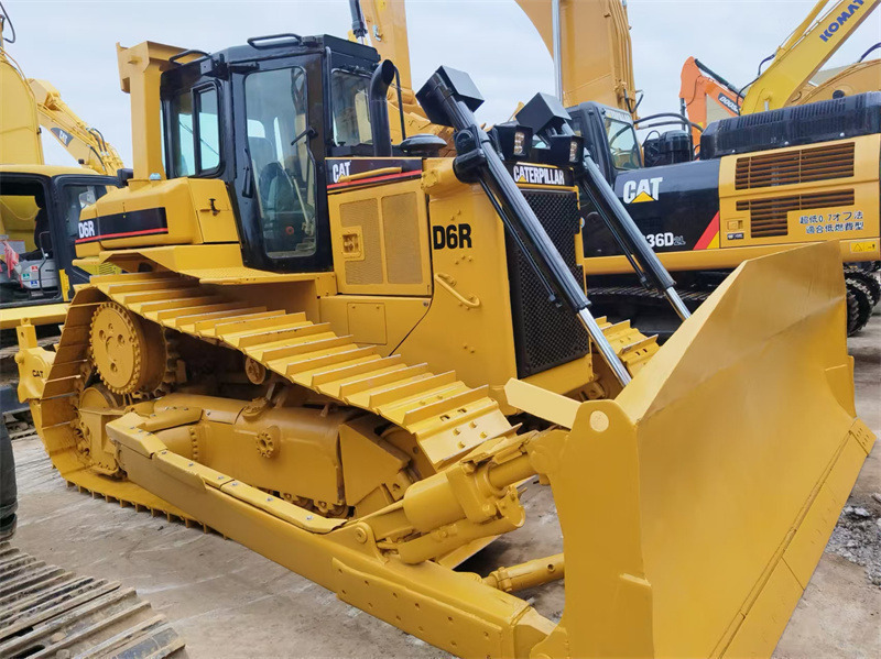 CAT D6R Bulldozer - Buldózer: 1 kép. CAT D6R Bulldozer - Buldózer: 1 kép.