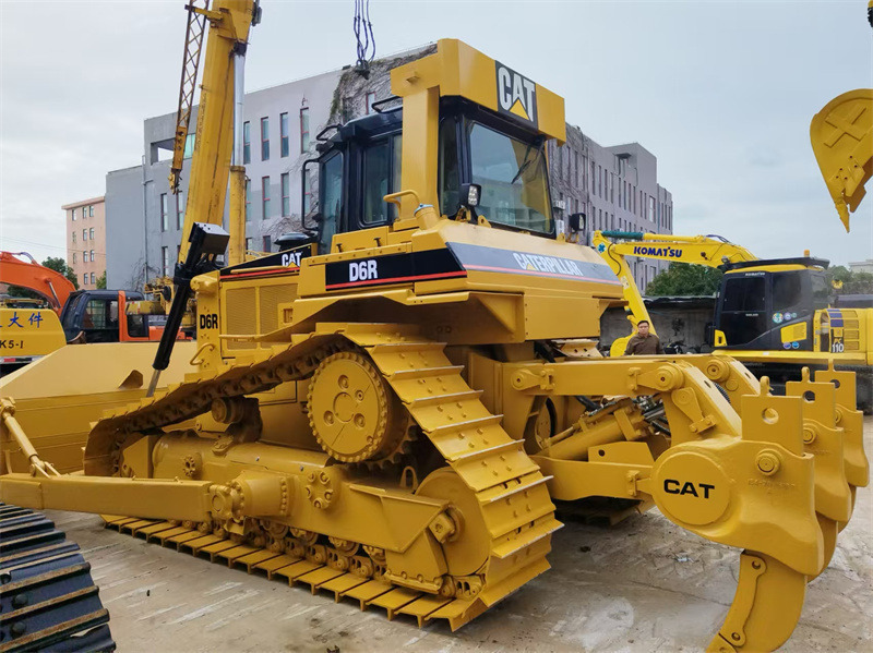 CAT D6R Bulldozer - Buldózer: 4 kép. CAT D6R Bulldozer - Buldózer: 4 kép.