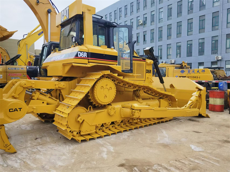 CAT D6R Bulldozer - Buldózer: 1 kép. CAT D6R Bulldozer - Buldózer: 1 kép.