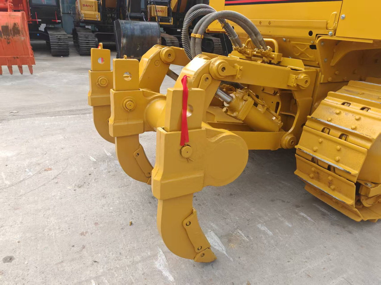 CAT D7G Bulldozer - Buldózer: 5 kép. CAT D7G Bulldozer - Buldózer: 5 kép.