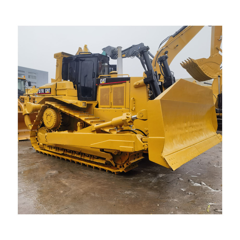 CAT D7R Bulldozer - Buldózer: 2 kép. CAT D7R Bulldozer - Buldózer: 2 kép.