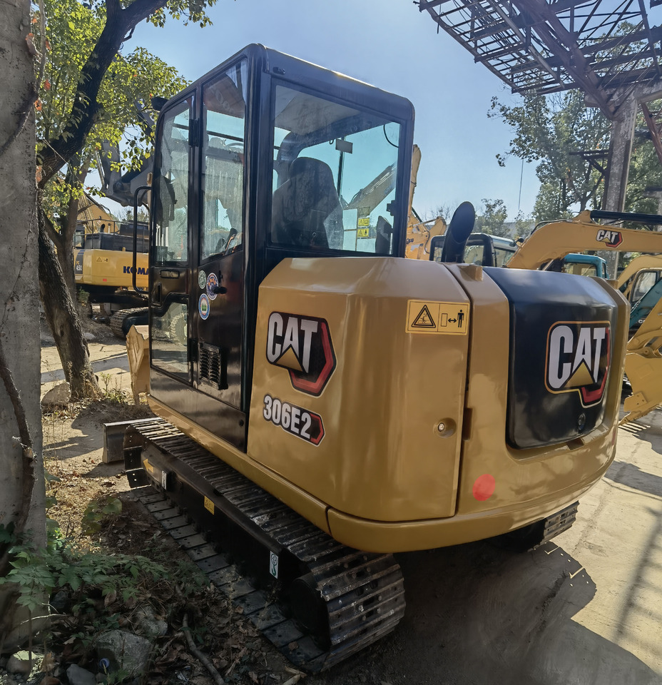 CATERPILLAR 306E2 - Minikotró: 4 kép. CATERPILLAR 306E2 - Minikotró: 4 kép.