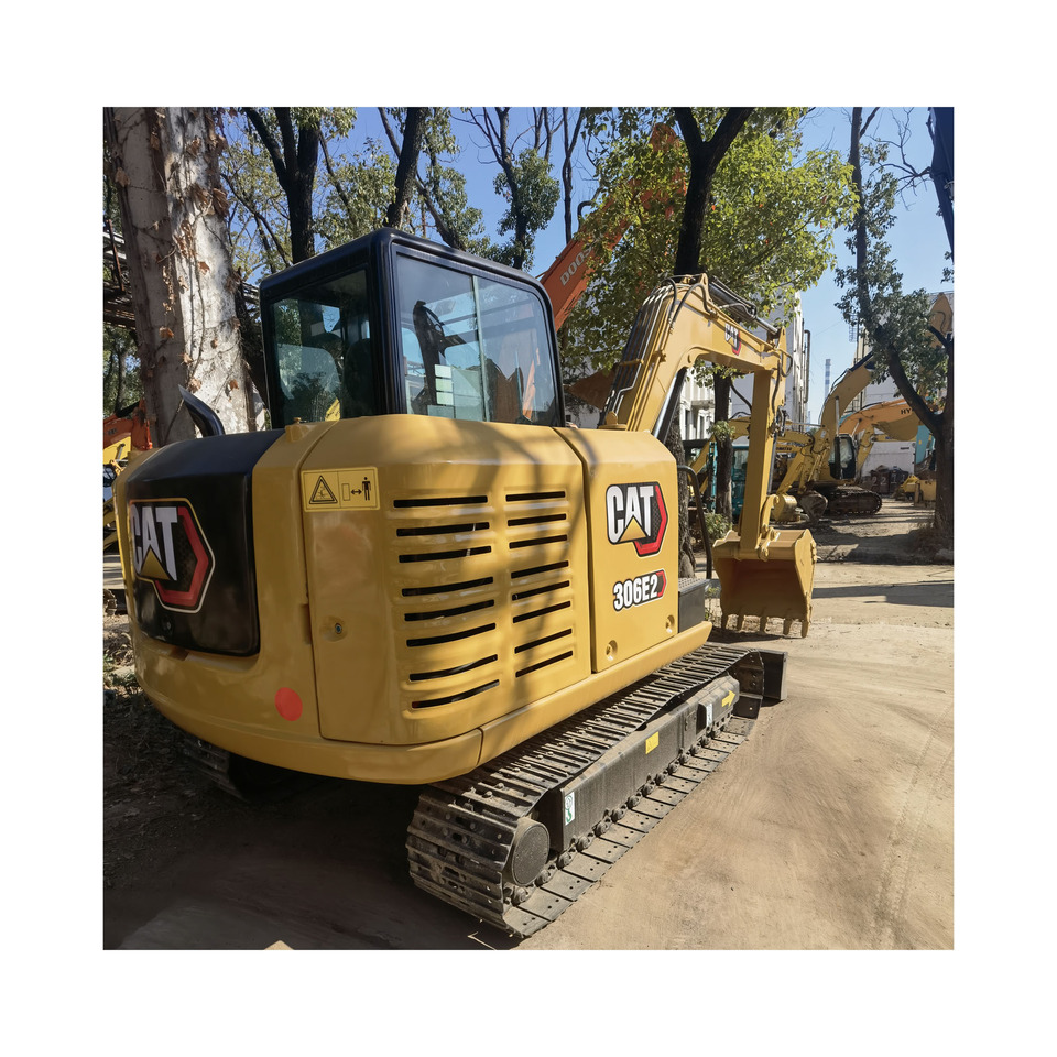 CATERPILLAR 306E2 - Minikotró: 1 kép. CATERPILLAR 306E2 - Minikotró: 1 kép.