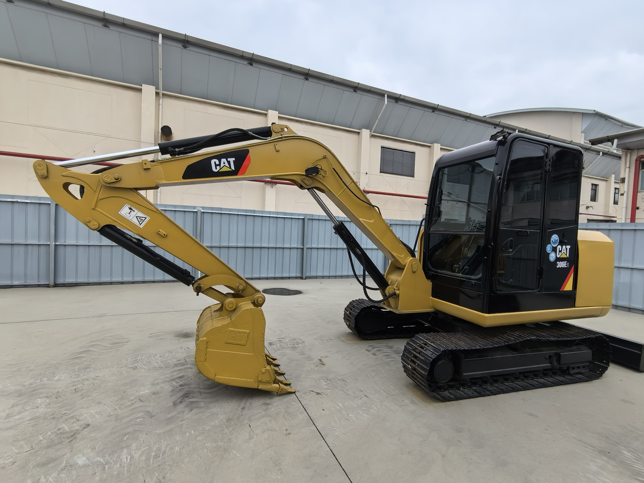 Minikotró CATERPILLAR CAT 306E2 TRACKED EXCAVATOR: 7 kép.