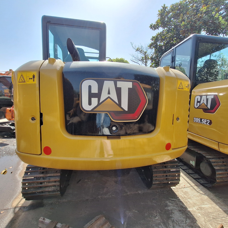 CATERPILLAR Cat 305.5E2 excavator - Minikotró: 5 kép. CATERPILLAR Cat 305.5E2 excavator - Minikotró: 5 kép.
