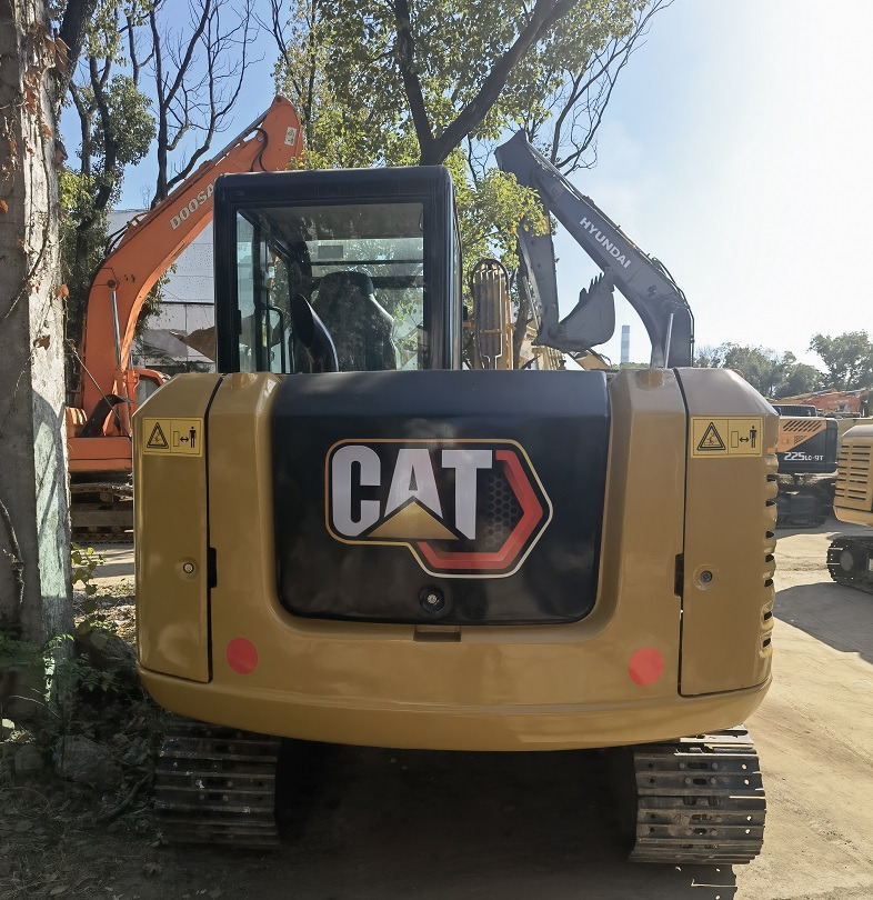 Cat 306E2 Excavator - Minikotró: 3 kép. Cat 306E2 Excavator - Minikotró: 3 kép.