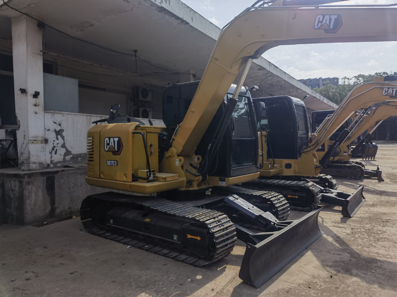 Cat 307E Excavator - Lánctalpas kotró: 3 kép. Cat 307E Excavator - Lánctalpas kotró: 3 kép.