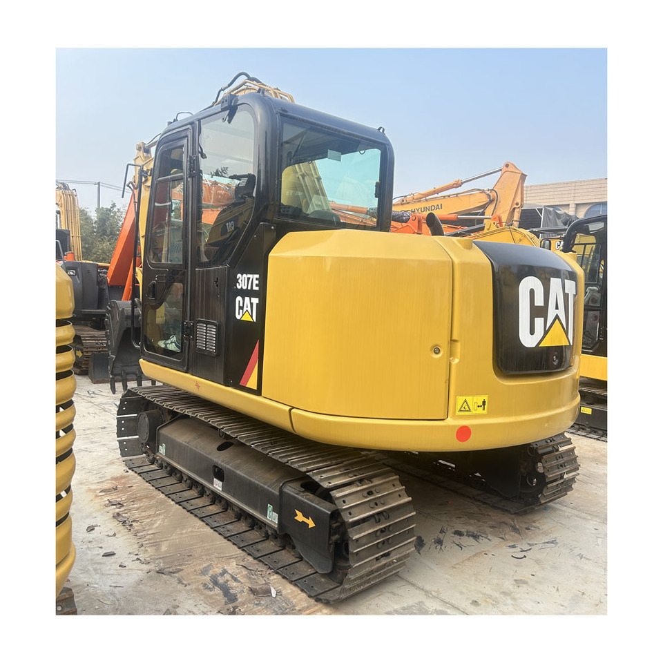Cat 307E Excavator - Lánctalpas kotró: 2 kép. Cat 307E Excavator - Lánctalpas kotró: 2 kép.