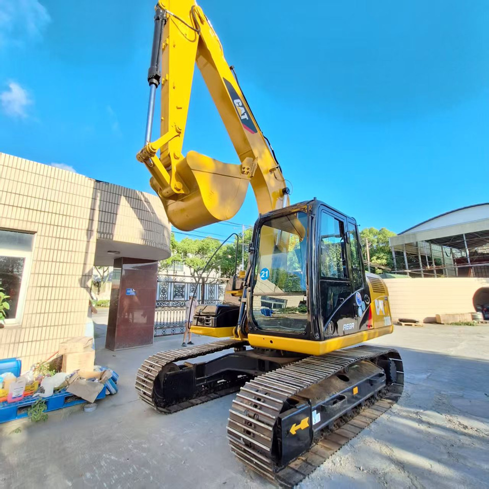 Cat 312D excavator - Lánctalpas kotró: 1 kép. Cat 312D excavator - Lánctalpas kotró: 1 kép.