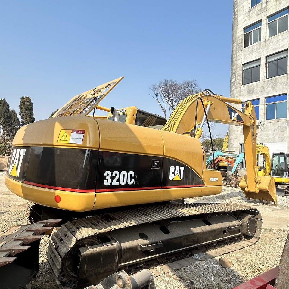 Cat 320cl excavator - Lánctalpas kotró: 3 kép. Cat 320cl excavator - Lánctalpas kotró: 3 kép.