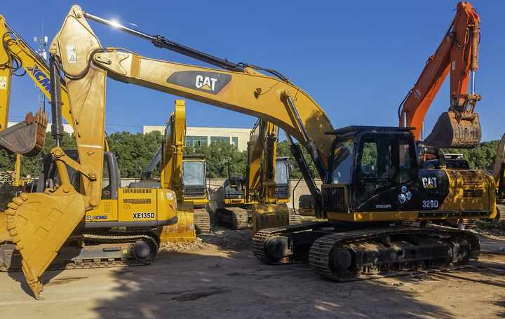 Good condition high efficient Used CAT 329D Excavator Second hand 29 ton Heavy excavator second-hand excavator - Lánctalpas kotró: 2 kép. Good condition high efficient Used CAT 329D Excavator Second hand 29 ton Heavy excavator second-hand excavator - Lánctalpas kotró: 2 kép.