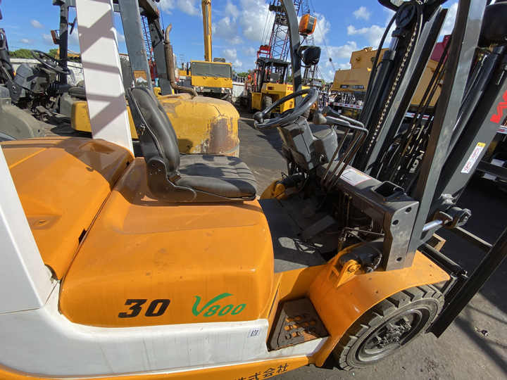 High Performance TCM 3ton Forklift second hand TCM FD30 forklift for sale in shanghai - Dízel targonca: 3 kép. High Performance TCM 3ton Forklift second hand TCM FD30 forklift for sale in shanghai - Dízel targonca: 3 kép.