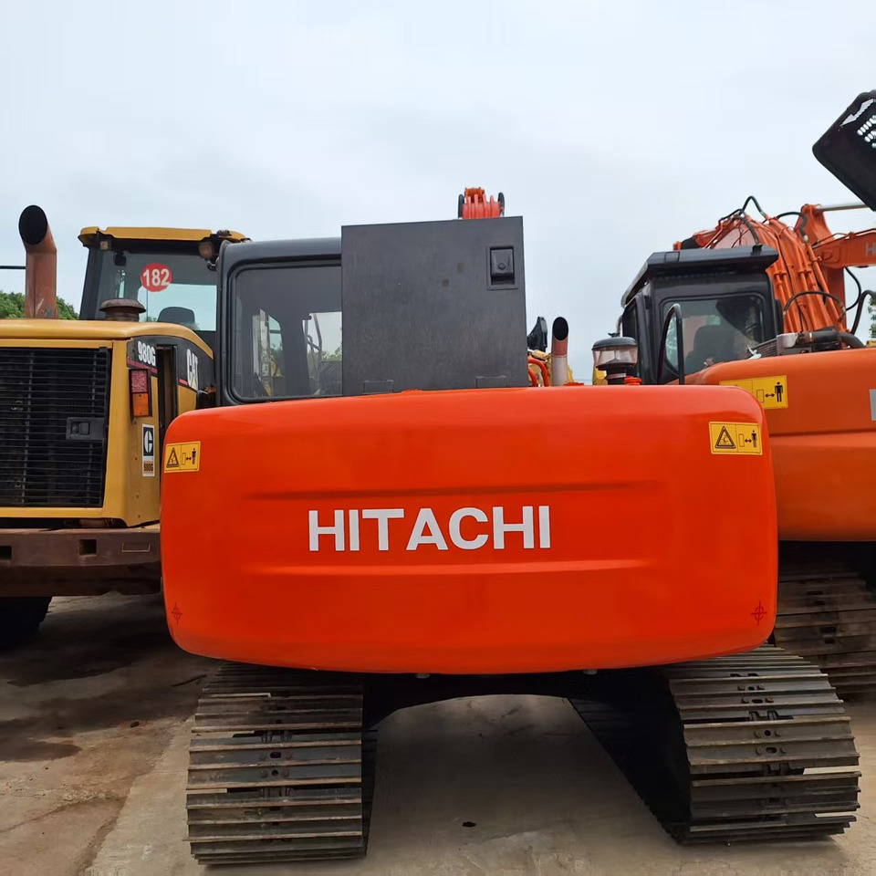 Hitachi EX60 Excavator - Lánctalpas kotró: 4 kép. Hitachi EX60 Excavator - Lánctalpas kotró: 4 kép.