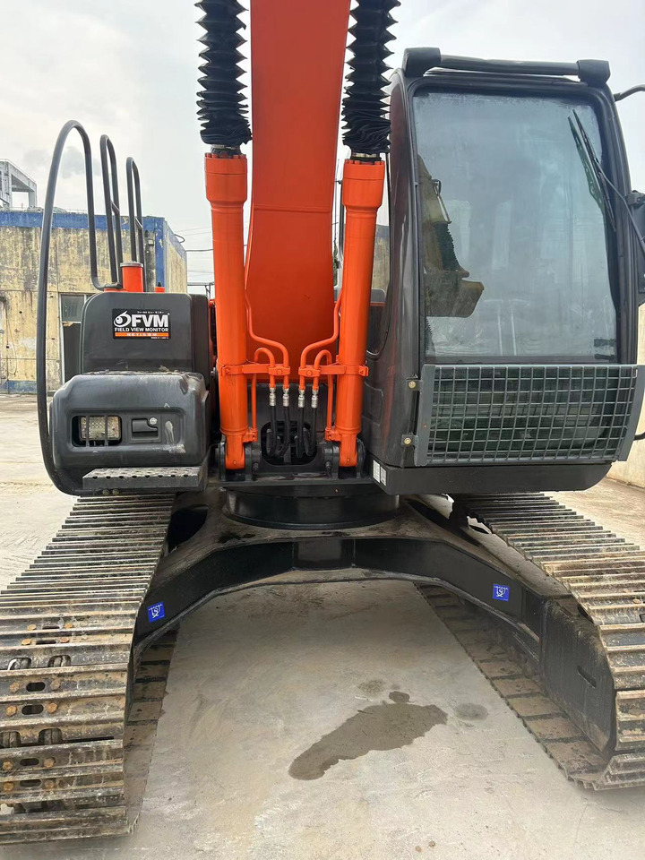 Hitachi ZX120 Excavator - Lánctalpas kotró: 4 kép. Hitachi ZX120 Excavator - Lánctalpas kotró: 4 kép.