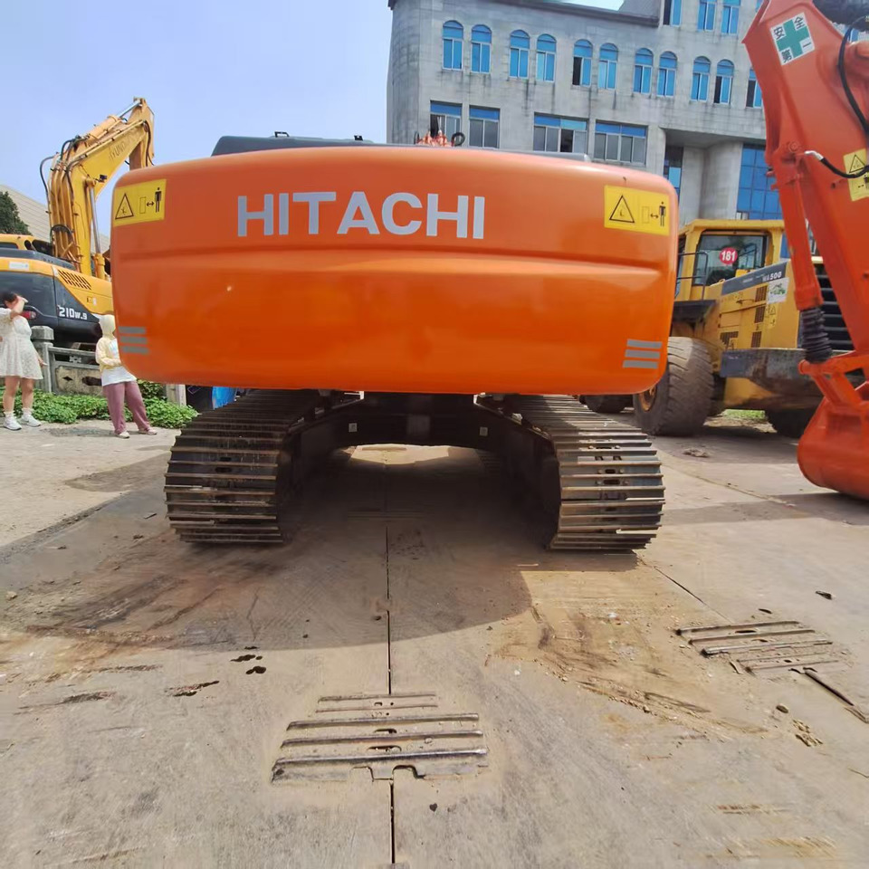 Lánctalpas kotró Hitachi ZX200 Excavator: 6 kép.