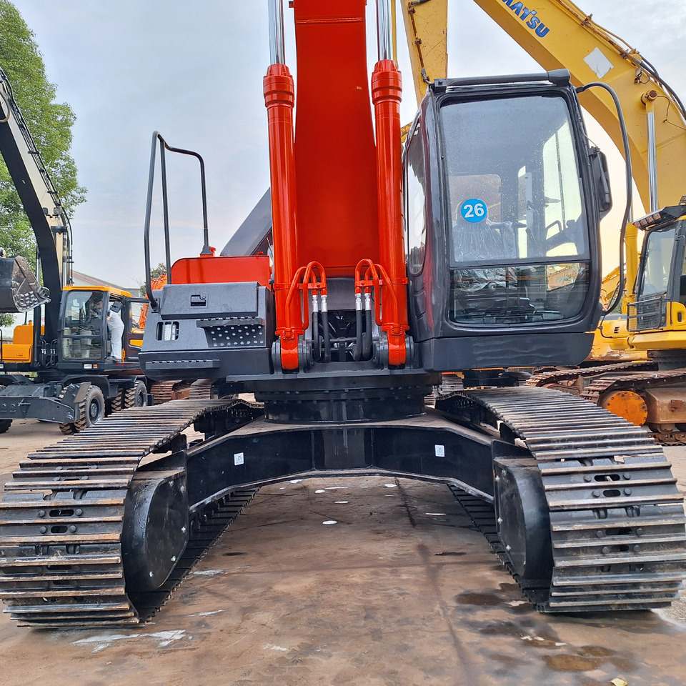 Hitachi ZX350G Excavator - Lánctalpas kotró: 3 kép. Hitachi ZX350G Excavator - Lánctalpas kotró: 3 kép.